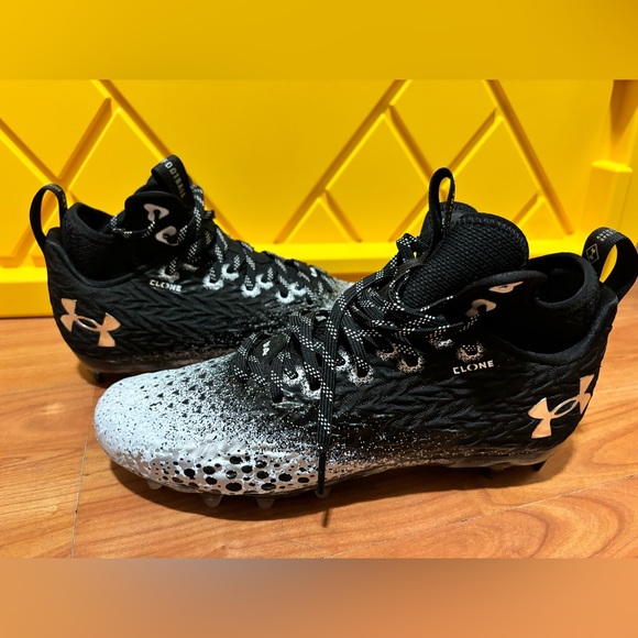 Women's UA Spotlight Clone MC Football Cleats NEW Size 10 - Picture 6 of 7